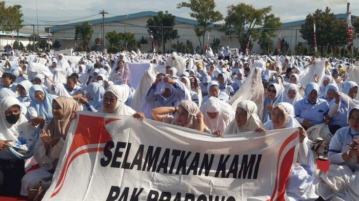 geruduk-istana-naik-200-bus-10-000-buruh-sritex-gelar-aksi-damai-14-15-januari-di-jakarta_af62ce3.jpg