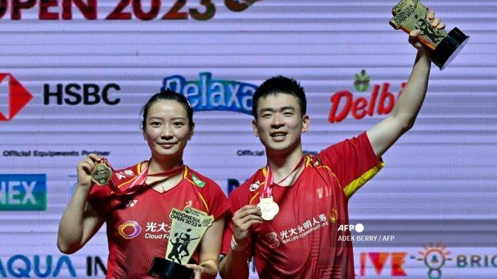 happy-ending-karier-badminton-zheng-siwei-pensiun-dengan-gelar-yang-sempurna_de4a7e3.jpg