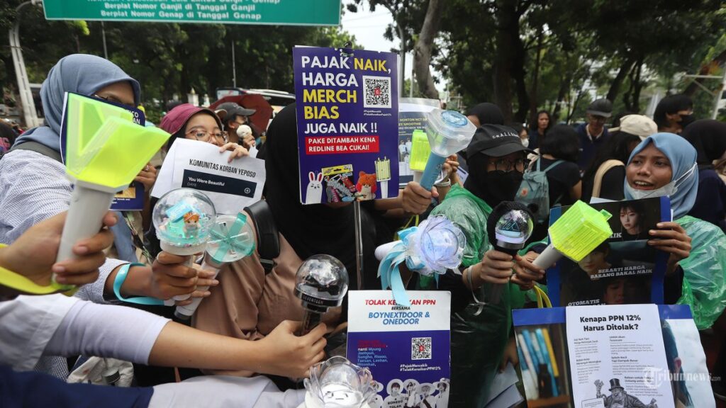 hari-ini-bem-si-demo-tolak-ppn-12-persen-di-istana-negara-ratusan-polisi-disiagakan-_f4bc60a.jpg