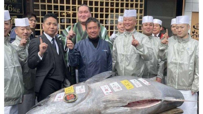 ikan-tuna-jepang-terjual-seharga-rp21-8-miliar-dalam-pelelangan-pertama-2025_092f2be.jpg