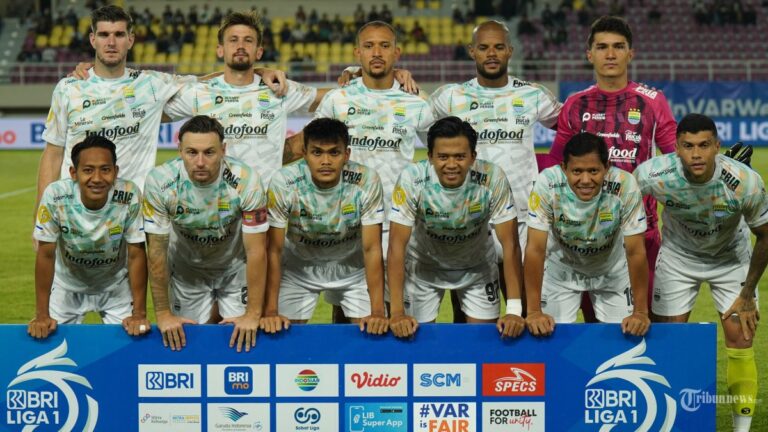 jadwal-liga-1-pekan-ke-17-persebaya-dan-persib-berebut-juara-paruh-musim_a82ce04.jpg