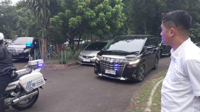 melongok-tunggangan-calon-menteri-presiden-prabowo-dari-sedan-mewah-hingga-suv-miliaran-rupiah_e92ba23.jpg