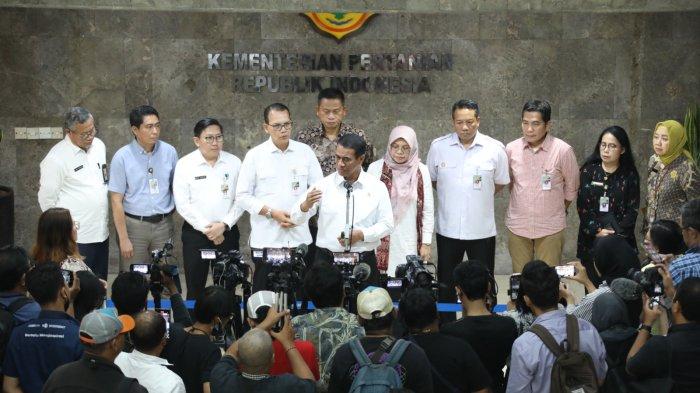 menteri-pertanian-buka-nomor-pengaduan-pupuk-palsu-4-perusahaan-kena-blacklist_3ad7494.jpg