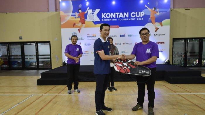 neng-mawar-koencir-meriahkan-turnamen-badminton-kontan-cup-2024-ini-kata-wamenpora-taufik-hidayat_db1a1d2.jpg