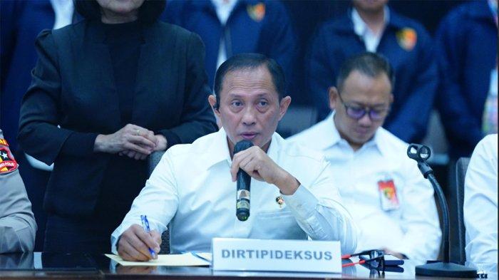 polri-tetapkan-korporasi-pt-ajp-dan-fh-tersangka-tppu-judi-online-uang-rp-103-27-miliar-disita_5e4803c.jpg