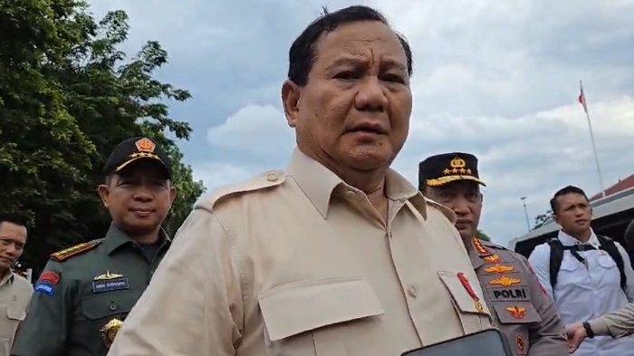 prabowo-berharap-polri-makin-profesional-disiplin-dan-berbakti-kepada-bangsa_95e690e.jpg