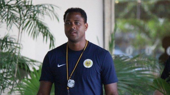 profil-patrick-kluivert-legenda-barcelona-dan-timnas-belanda-yang-diisukan-jadi-pengganti-sty_fa16d75.jpg