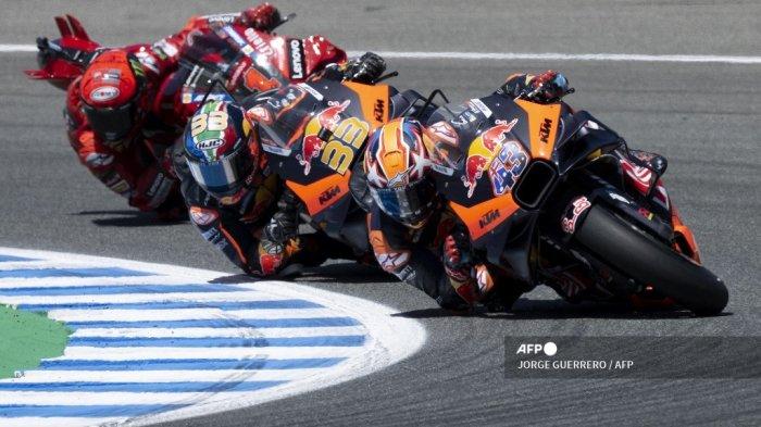 riuh-pembalap-f1-akuisisi-ktm-di-motogp-2025-bos-tech3-jamin-sebatas-kabar-hoax_2ef33b7.jpg