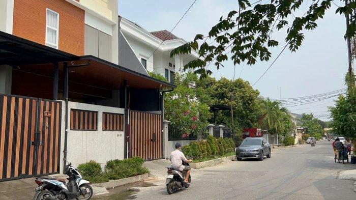 rumah-markas-judi-online-di-cengkareng-dibeli-rp2-8-m-perputaran-uang-rp21-m-per-hari_4b060d4.jpg