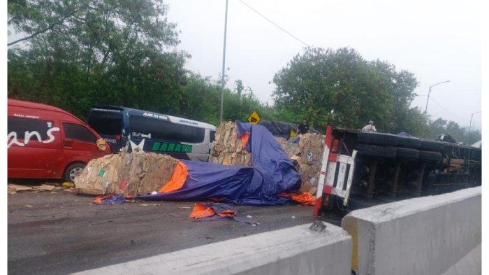 temuan-knkt-soal-kondisi-lokasi-kecelakaan-maut-di-km-92-tol-cipularang_5fa367e.jpg