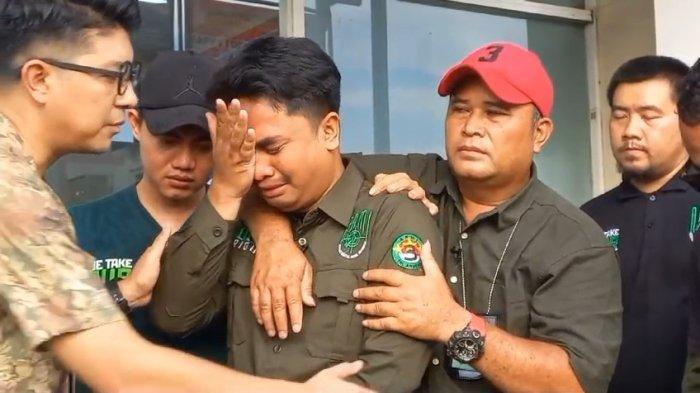 bantah-tuduhan-keroyok-oknum-tni-al-anak-bos-rental-mobil-yang-tewas-ditembak-memohon-ke-prabowo_5294507.jpg