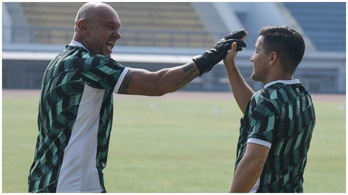 bojan-hodak-catat-rekor-100-poin-bersama-persib-bandung_fb27c50.jpg