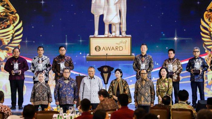 bri-raih-dua-penghargaan-bi-awards-wujud-komitmen-pada-stabilitas-keuangan-dan-ekonomi-inklusif_636675a.jpg