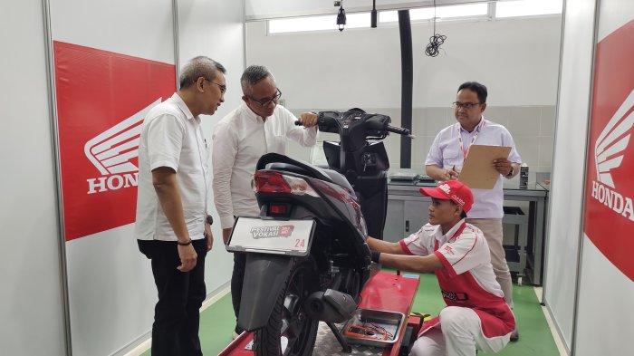 diikuti-713-sekolah-festival-vokasi-satu-hati-2025-siapkan-sdm-era-elektrifikasi_e6f4d7c.jpg