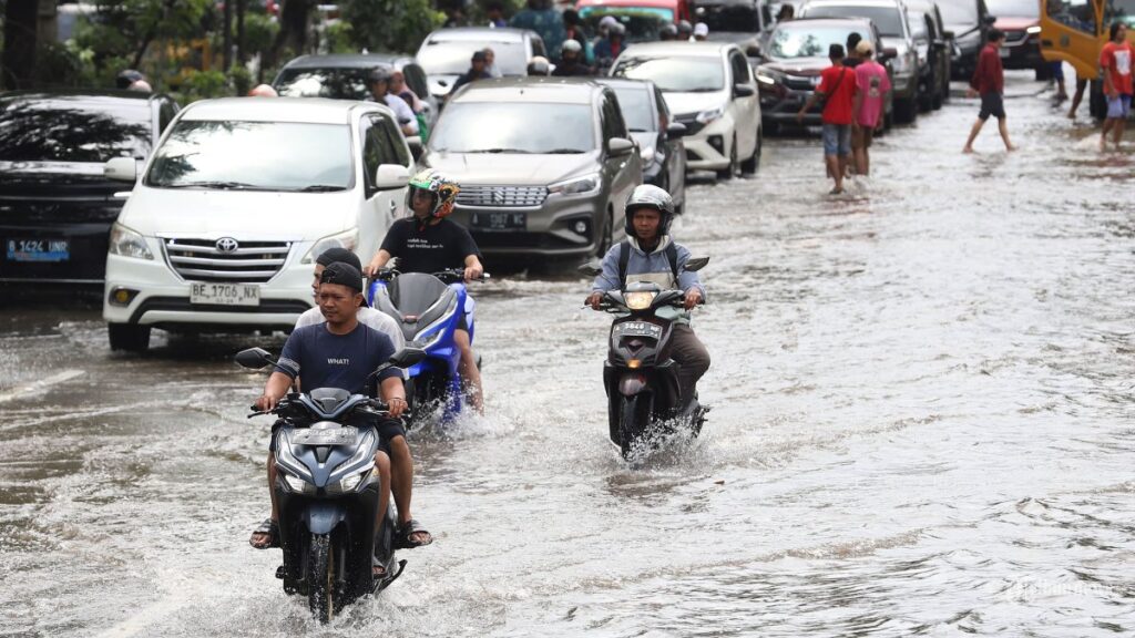 dinas-sda-jakarta-optimalkan-penggunaan-pompa-stasioner-percepat-penanganan-banjir-di-sejumlah-titik_584927b.jpg