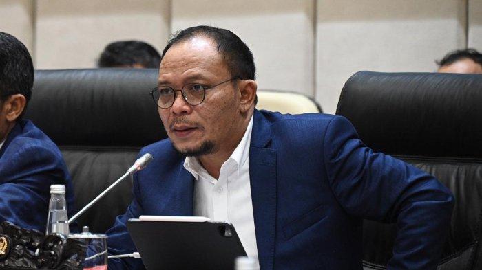 dpr-masyarakat-jangan-terprovokasi-isu-penarikan-dana-massal-dari-bank-bumn_dc2286c.jpg