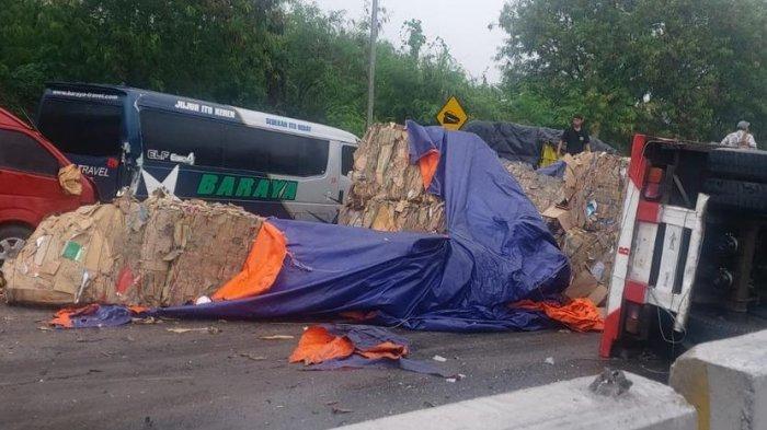 dpr-minta-evaluasi-aspek-keselamatan-transportasi-pasca-kecelakaan-tol-cipularang-km-92_a02ce18.jpg