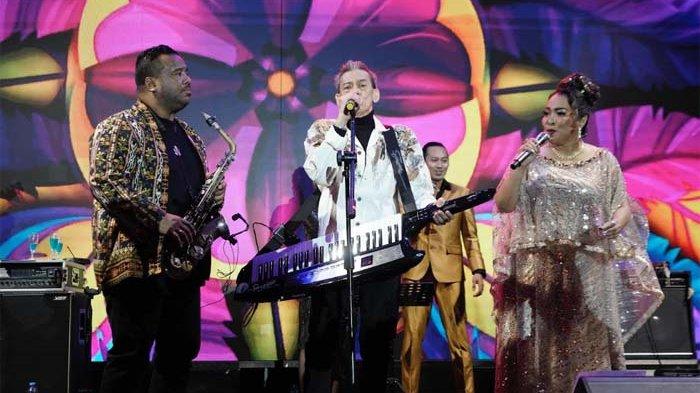 duet-fariz-rm-dan-rieka-roslan-meriahkan-malam-tahun-baru-di-carnival-fantasia_b9a3912.jpg