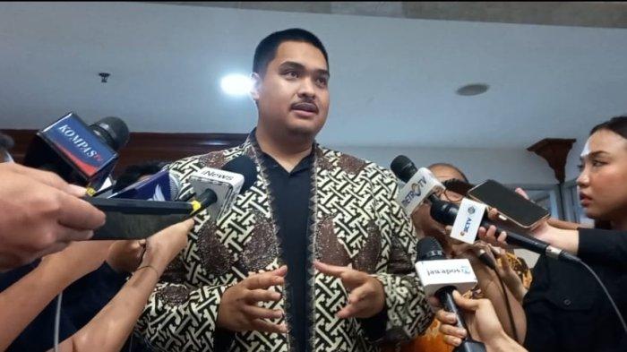 erick-thohir-mas-menteri-dito-siap-dukung-timnas-sepakbola-berjuang-tampil-di-piala-dunia_513a619.jpg