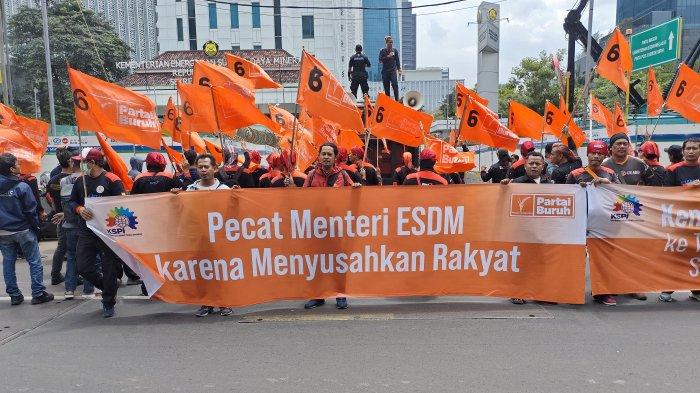 geruduk-kementerian-esdm-partai-buruh-dan-kspi-minta-bahlil-dicopot_04289fc.jpg