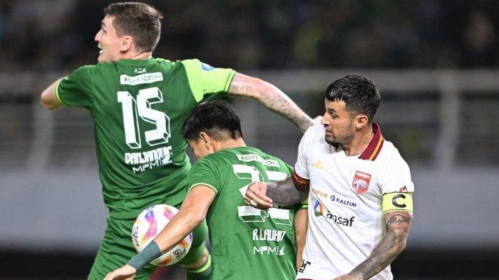 hasil-liga-1-persebaya-surabaya-taklukkan-borneo-fc-2-1-dendam-terbalaskan_a920351.jpg