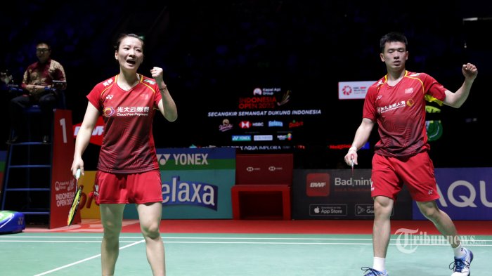 kejutan-hasil-bwf-world-tour-finals-2024-zheng-huang-nyaris-ambyar-sukses-comeback-dari-tang-tse_baa2fec.jpg