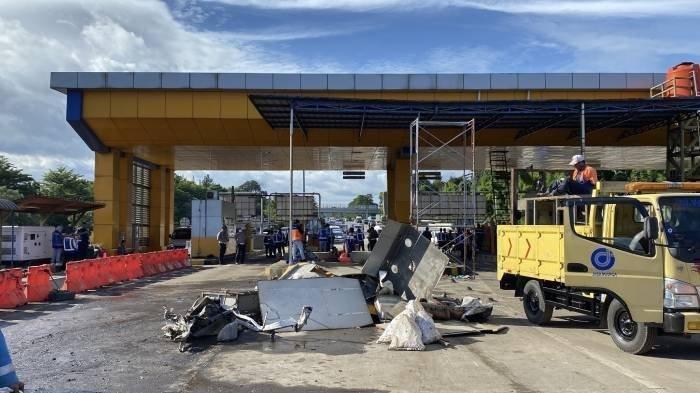 kondisi-sopir-truk-penyebab-kecelakaan-maut-di-tol-ciawi-pinggang-dan-kepala-terluka-belum-sadar_f80d9c5.jpg