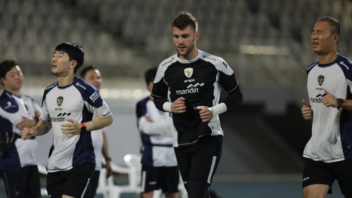 pemain-jepang-punya-free-kick-bagus-maarten-paes-saya-sudah-pelajari-dari-video_a9784e5.jpg