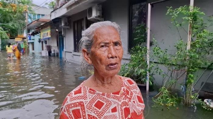 cerita-lansia-hidup-di-daerah-langganan-banjir-grogol-petamburan-jakbar-pilih-bertahan-di-rumah_424ca87.jpg