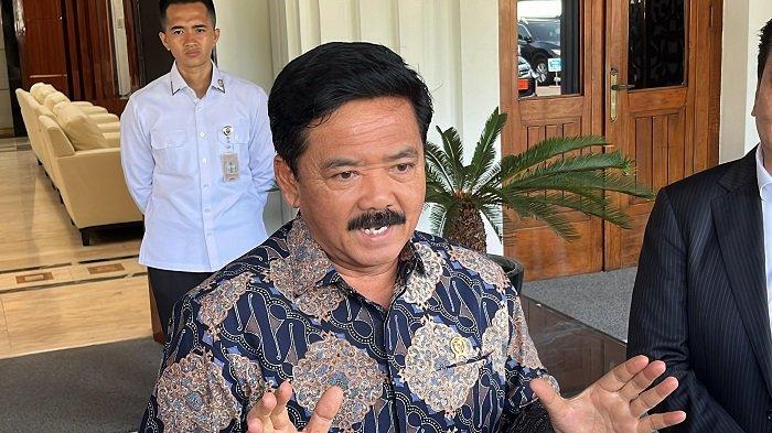 eks-menteri-atr-bpn-hadi-tjahjanto-buka-suara-soal-polemik-pagar-laut-di-tangerang_0f87bd5.jpg