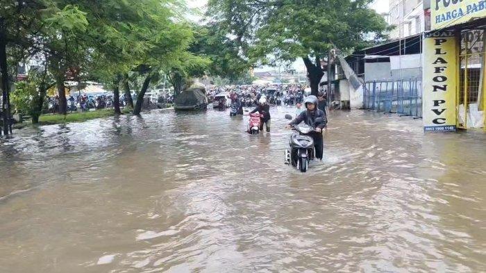 jalan-raden-fatah-banjir-ruas-jalur-kota-tangerang-menuju-tangsel-lumpuh_3b20ca1.jpg