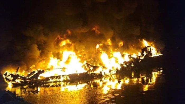 jasad-kapten-m-belum-ditemukan-setelah-kapal-terbakar-di-dermaga-marina-ancol-pada-sabtu-malam_153774f.jpg