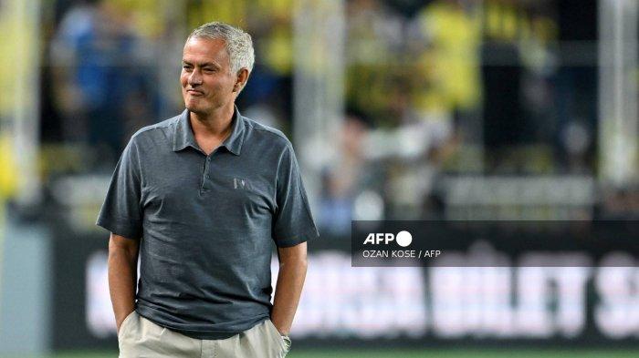 jose-mourinho-didenda-rp-725-juta-buntut-ujaran-rasisme-di-derby-istanbul_b89dae9.jpg