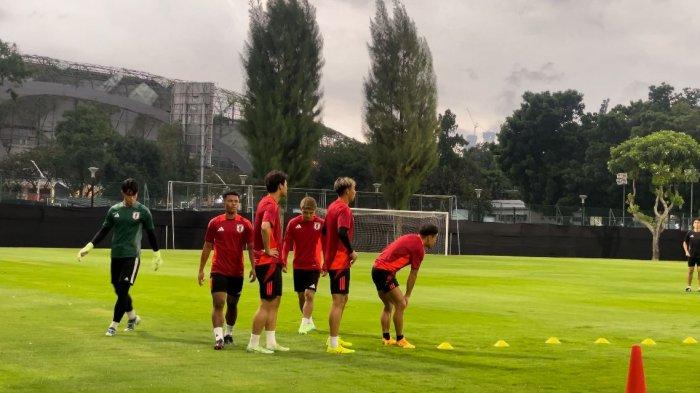 latihan-perdana-timnas-jepang-di-jakarta-hanya-diikuti-enam-pemain-jelang-lawan-timnas-indonesia_2cc9e34.jpg