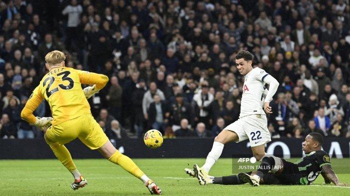 peluang-brennan-johnson-cetak-gol-lagi-preview-laga-derbi-london-tottenham-vs-west-ham_76af953.jpg