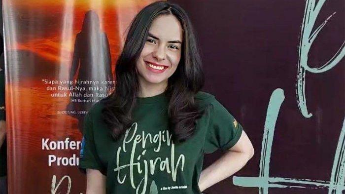 steffi-zamora-tergugah-hijrah-menjadi-pribadi-yang-lebih-baik-setelah-main-di-film-pengin-hijrah_1616ff8.jpg