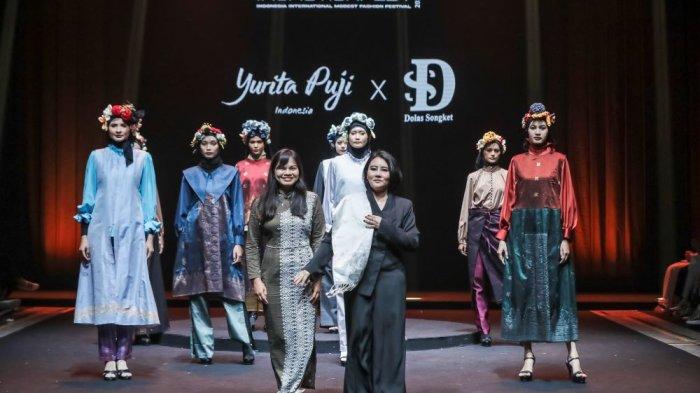 yurita-puji-eksplorasi-kain-songket-padang-jadi-produk-fashion-bernilai-tinggi_d0f71bf.jpg